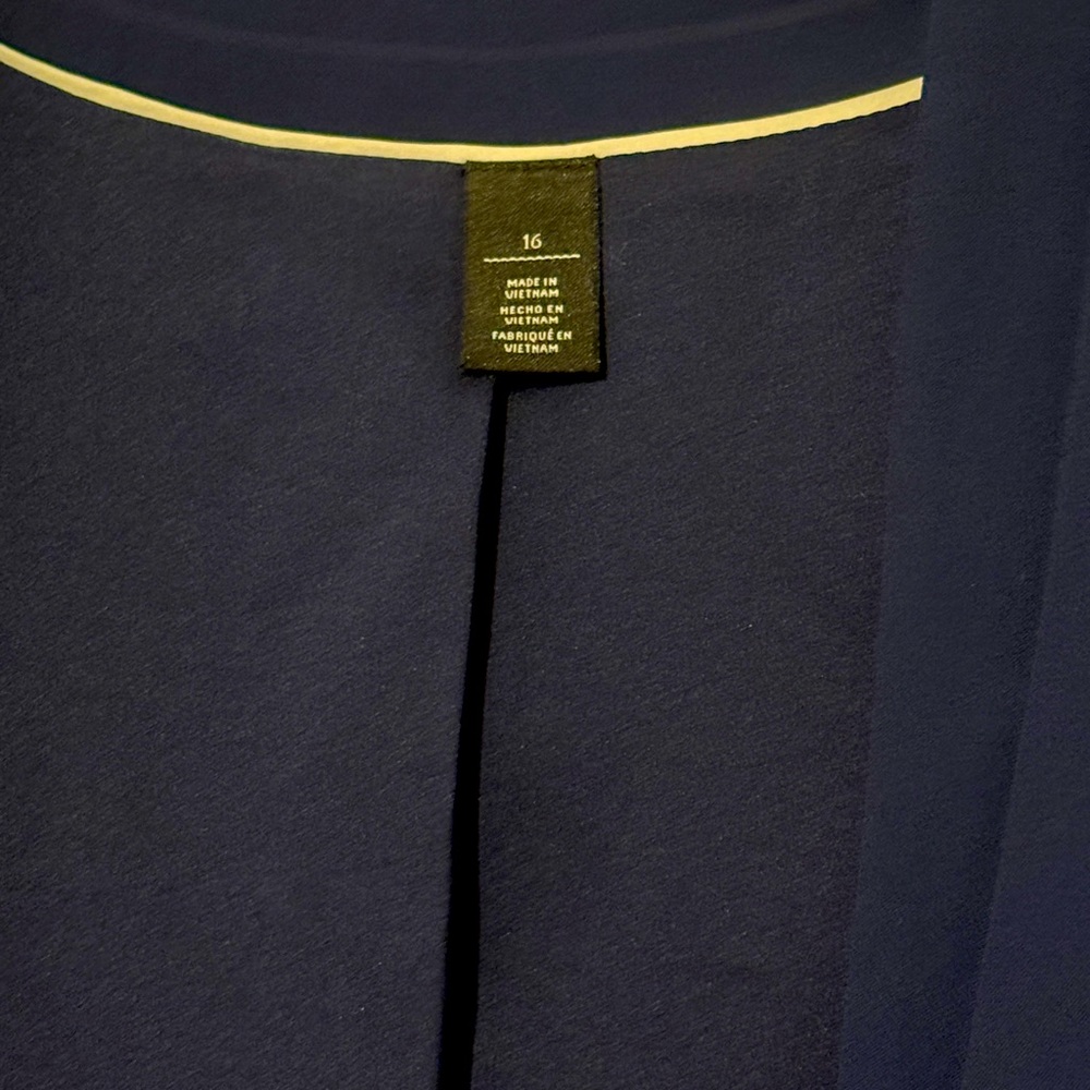 White House Black Market Navy Blue Cropped Blazer NWT Great Buy - Picture 6 of 6